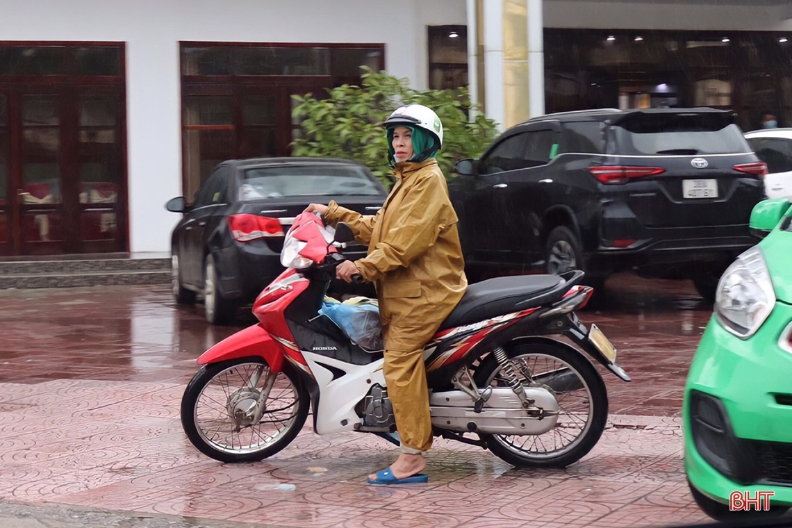 Người dân Hà Tĩnh đón gió lạnh đầu mùa