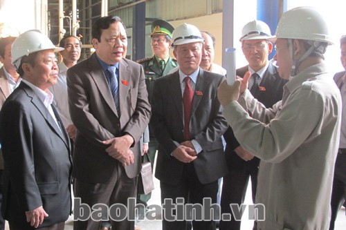 và thăm Nhà máy nhiệt điện Vũng Áng I