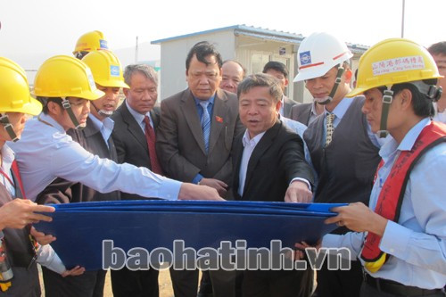 Phó Chủ tịch Quốc hội Huỳnh Ngọc Sơn tham quan dự án Formosa