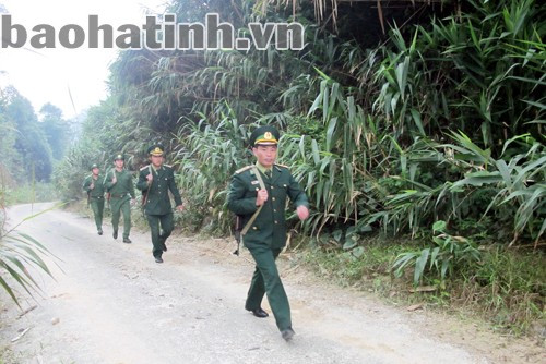 CBCS Đồn Biên phòng Sơn Hồng (Hương Sơn) tuần tra biên giới. CBCS Đồn Biên phòng Sơn Hồng (Hương Sơn) tuần tra biên giới.