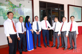 Rộn ràng thời khắc lịch sử tại 69 xã, phường mới ở Hà Tĩnh