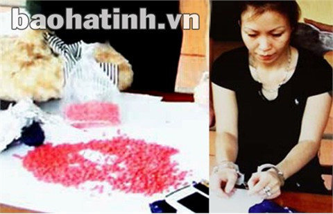 Đối tượng Phương cùng tang vật bị bắt giữ ngày 4/4/2013. Ảnh: Minh Toàn