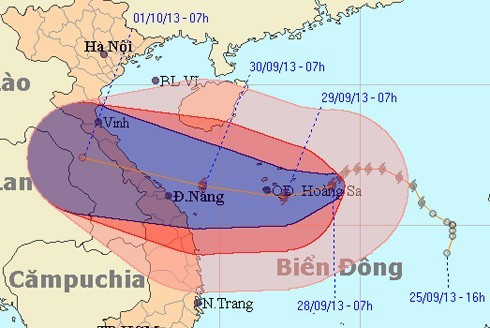 Cơn bão đạt tới cấp 12 khi tâm bão chỉ còn cách bờ biển chừng 100km vào sáng 30/9. Ảnh: NCHMF.
