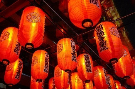 Vào mùa trung thu, cảnh sắc rực rỡ ở Hong Kong được tạo nên bởi những chiếc đèn lồng.