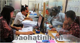 Phong cách phục vụ nhiệt tình, nhanh chóng và hiệu quả ở bộ phận giao dịch một cửa của Sở Kế hoạch và Đầu tư.