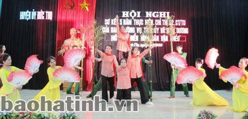 Một tiết mục văn nghệ chào mừng hội nghị