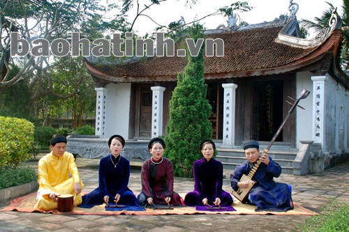 Ca trù Cổ Đạm - loại hình nghệ thuật đặc sắc. Ảnh: Sỹ Ngọ Ca trù Cổ Đạm - loại hình nghệ thuật đặc sắc. Ảnh: Sỹ Ngọ