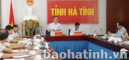 Chú tịch UBND tỉnh Võ Kim Cự phát biểu ý kiến chỉ đạo tại cuộc họp