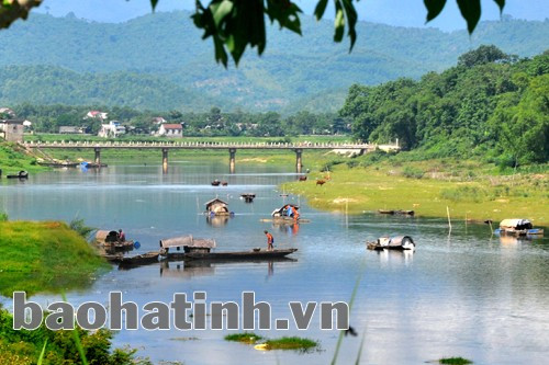 Sông quê. Ảnh: Đậu Bình Sông quê. Ảnh: Đậu Bình