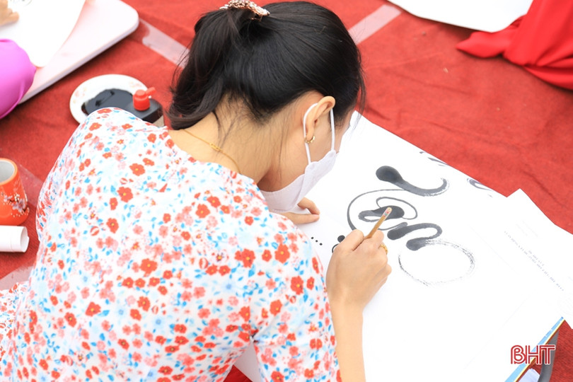 Ấn tượng Hội thi Viết thư pháp Truyện Kiều lần thứ III