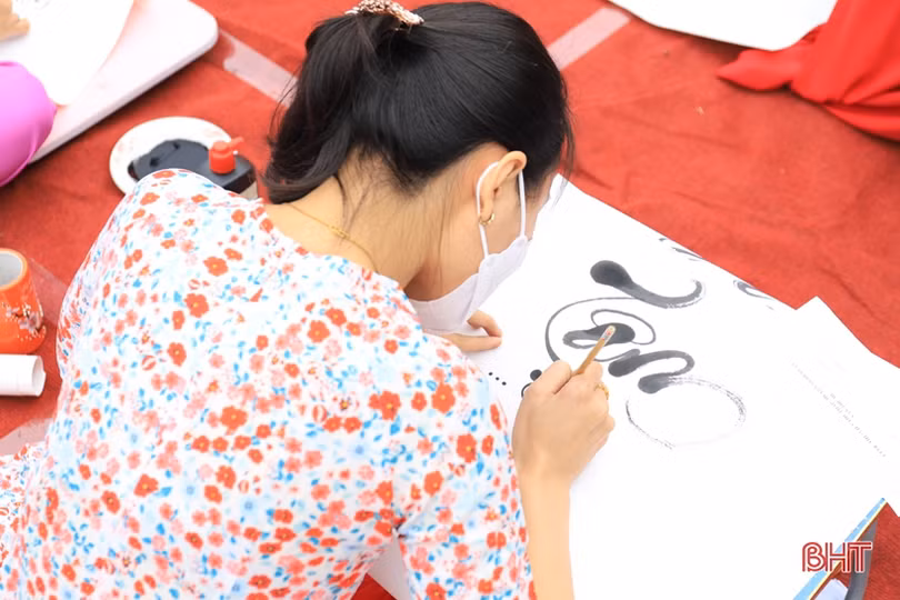 Ấn tượng Hội thi Viết thư pháp Truyện Kiều lần thứ III