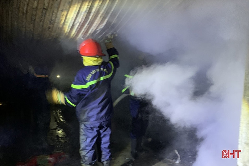 Cháy chợ ở Thạch Lạc, 3 ki-ốt bị thiêu rụi