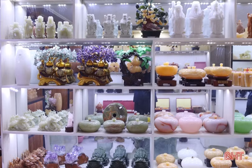 Đa dạng đồ phong thuỷ dịp cuối năm