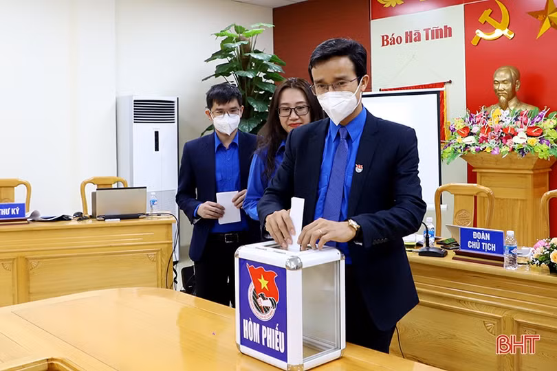 Chi đoàn Báo Hà Tĩnh “Tiên phong - Đoàn kết - Sáng tạo - Phát triển”