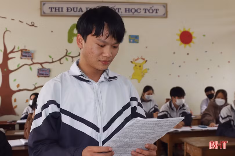 Nam sinh miền núi vượt lên hoàn cảnh khó khăn, học giỏi