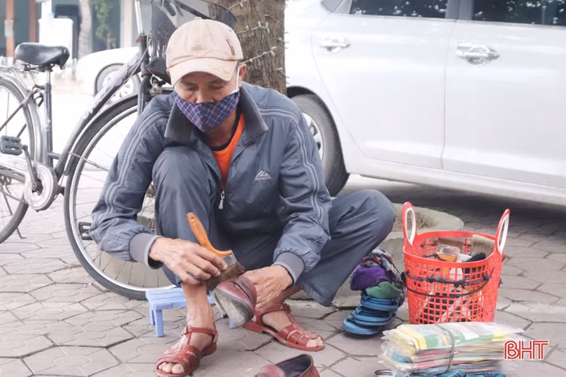 Mưu sinh trên phố những ngày cuối năm ở Hà Tĩnh