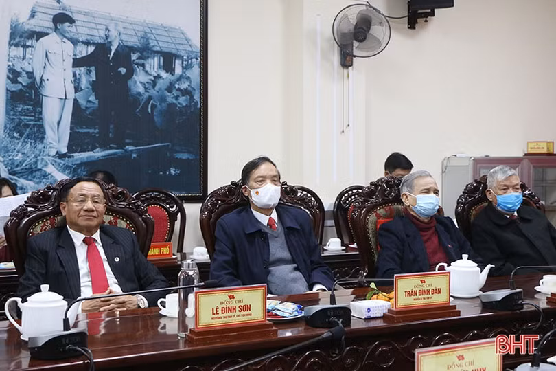 TP Hà Tĩnh gặp mặt lãnh đạo tỉnh và thành phố qua các thời kỳ