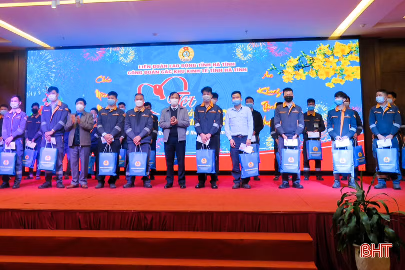 Bí thư Tỉnh ủy chung vui “Tết sum vầy” với công nhân các khu kinh tế tỉnh Hà Tĩnh