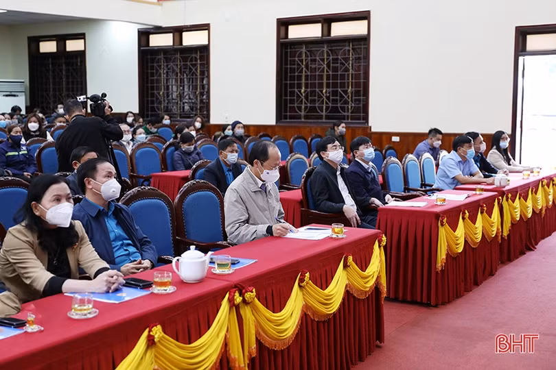 Lãnh đạo Hà Tĩnh vui “Tết Sum vầy - Xuân bình an” với người lao động