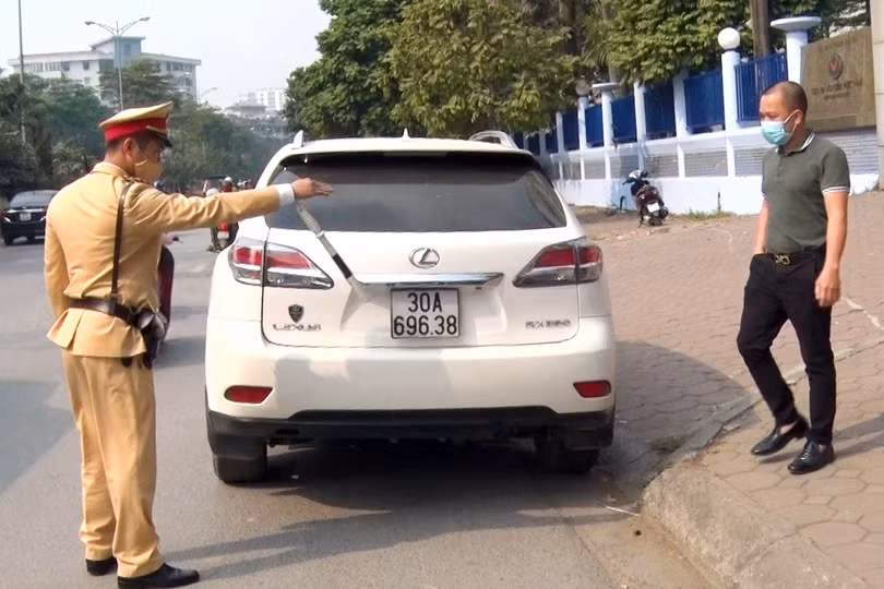 “Tiền mất tật mang” vì ham xe sang giá rẻ