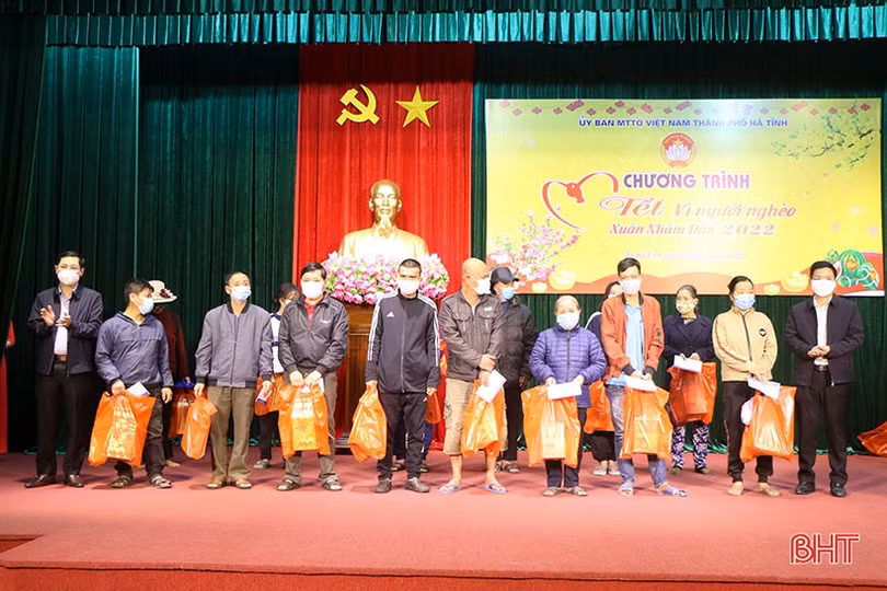 TP Hà Tĩnh vận động 2.052 suất quà chăm lo tết cho người nghèo