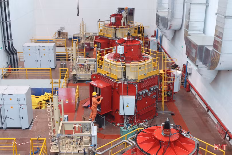 Có gì trong Nhà máy Thủy điện Ngàn Trươi