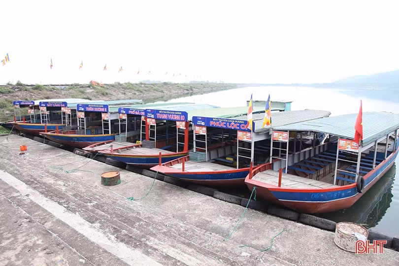 Đảm bảo ATGT gắn với phòng, chống dịch COVID-19 tại chùa Hương Tích