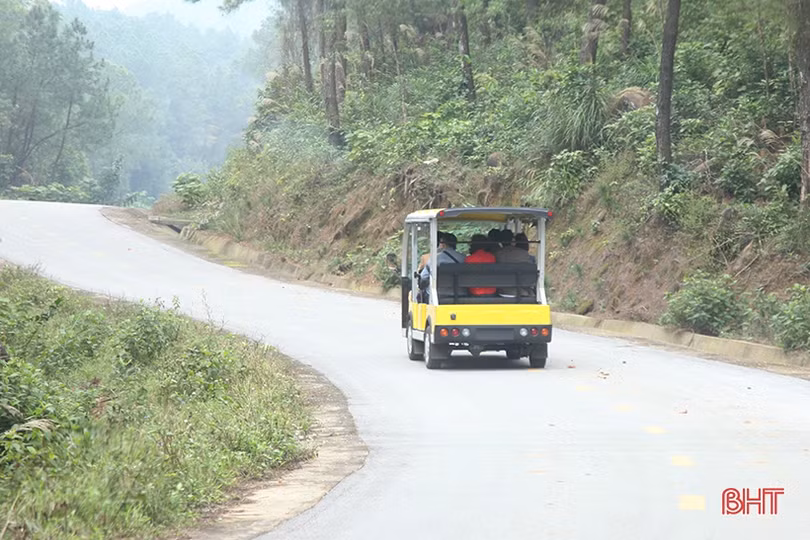 Đảm bảo ATGT gắn với phòng, chống dịch COVID-19 tại chùa Hương Tích