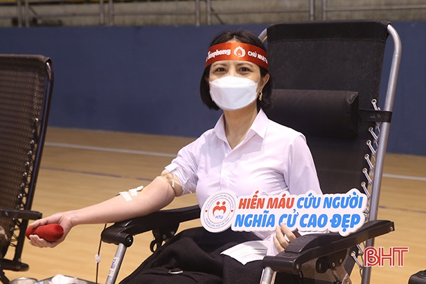 Chương trình “Chủ nhật đỏ” lần thứ XIV tại Hà Tĩnh thu về 520 đơn vị máu