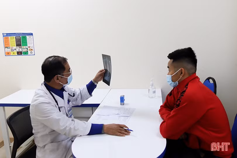 CLB Hồng Lĩnh Hà Tĩnh khám sức khỏe cho cầu thủ trước mùa giải mới