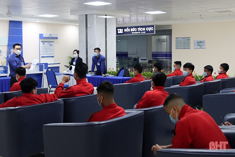CLB Hồng Lĩnh Hà Tĩnh khám sức khỏe cho cầu thủ trước mùa giải mới