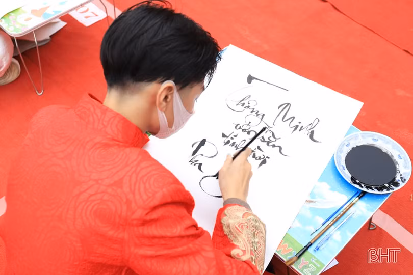 Ấn tượng Hội thi Viết thư pháp Truyện Kiều lần thứ III