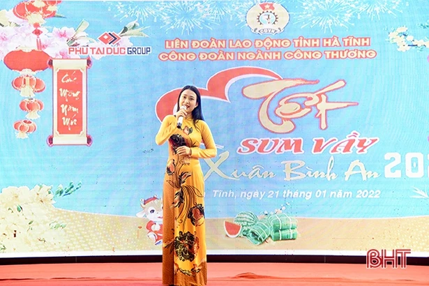 Trao hỗ trợ 2 Mái ấm công đoàn” và 91 suất quà tết cho người lao động ngành Công thương Hà Tĩnh