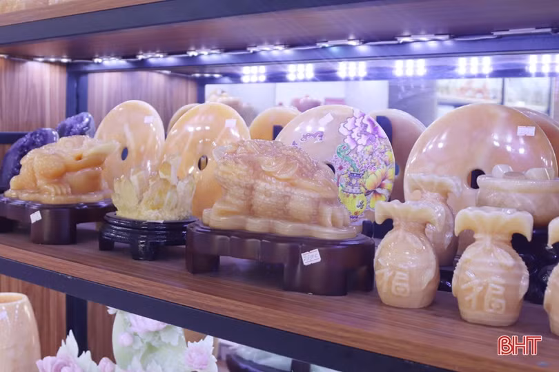 Đa dạng đồ phong thuỷ dịp cuối năm