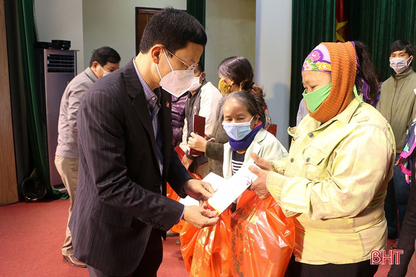 TP Hà Tĩnh vận động 2.052 suất quà chăm lo tết cho người nghèo