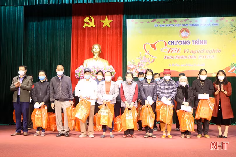TP Hà Tĩnh vận động 2.052 suất quà chăm lo tết cho người nghèo