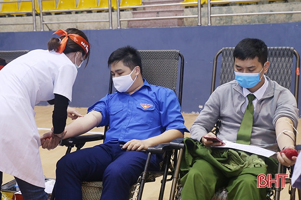 Chương trình “Chủ nhật đỏ” lần thứ XIV tại Hà Tĩnh thu về 520 đơn vị máu