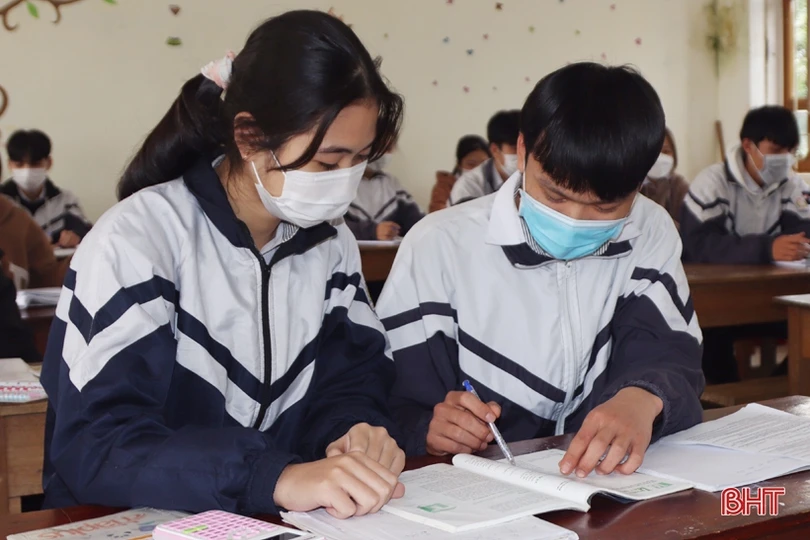 Nam sinh miền núi vượt lên hoàn cảnh khó khăn, học giỏi