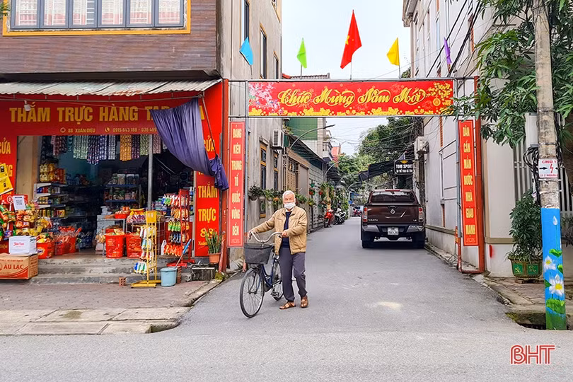Phố phường Hà Tĩnh rực rỡ đón mừng xuân Nhâm Dần
