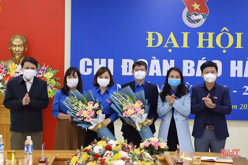 Chi đoàn Báo Hà Tĩnh “Tiên phong - Đoàn kết - Sáng tạo - Phát triển”