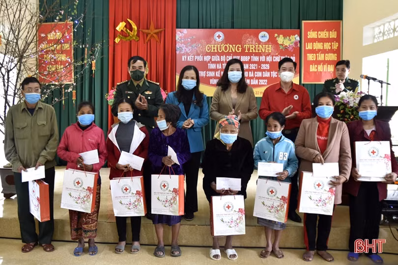 Nâng cao chất lượng, hiệu quả phối hợp hoạt động nhân ái giữa Hội Chữ thập đỏ và Bộ chỉ huy BĐBP Hà Tĩnh