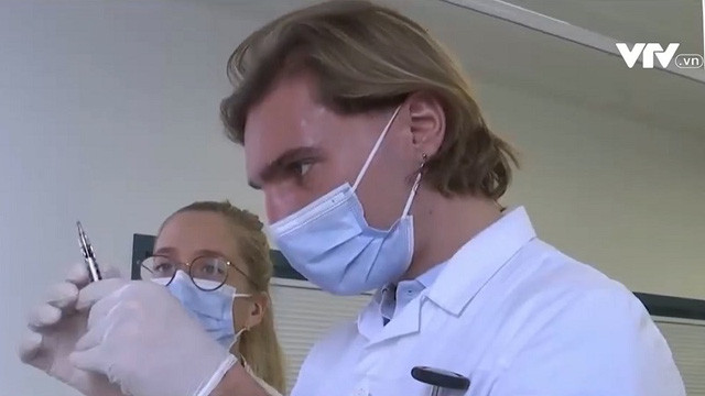 Miếng dán vaccine COVID-19 có khả năng miễn dịch lâu dài