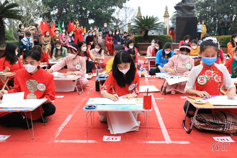 Ấn tượng Hội thi Viết thư pháp Truyện Kiều lần thứ III