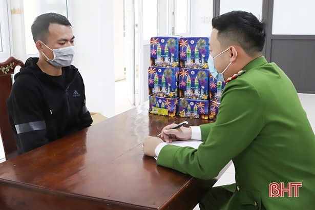 Công an Thạch Hà bắt 2 đối tượng, thu giữ hơn 20kg pháo