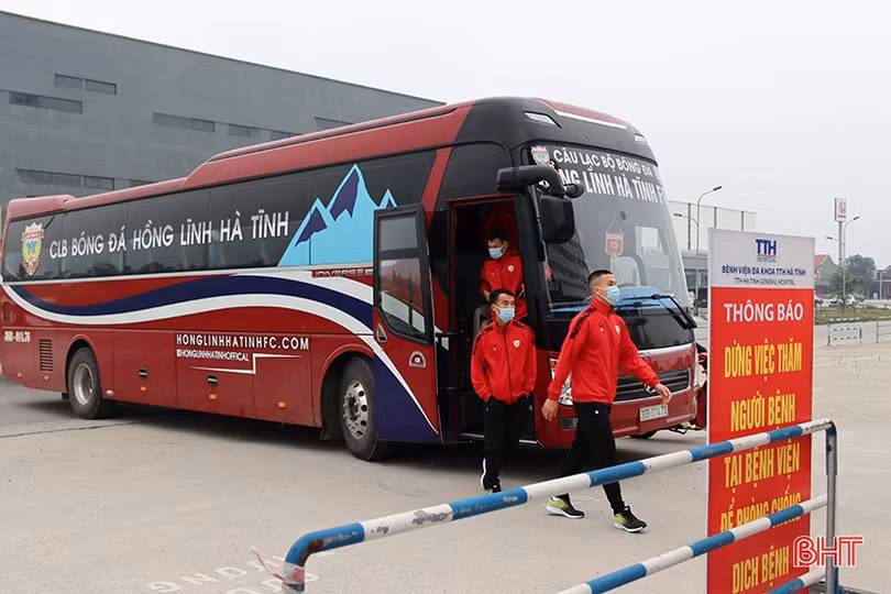 CLB Hồng Lĩnh Hà Tĩnh khám sức khỏe cho cầu thủ trước mùa giải mới