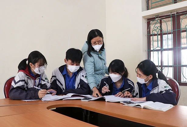 Kỳ thi học sinh giỏi lớp 12: Một lớp học 4 em tham gia đều đạt giải nhất