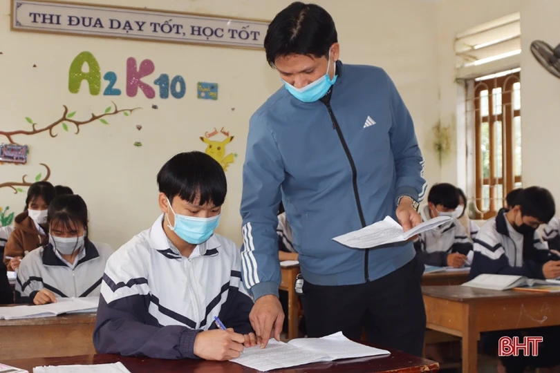 Nam sinh miền núi vượt lên hoàn cảnh khó khăn, học giỏi