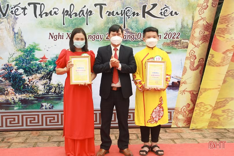 Ấn tượng Hội thi Viết thư pháp Truyện Kiều lần thứ III