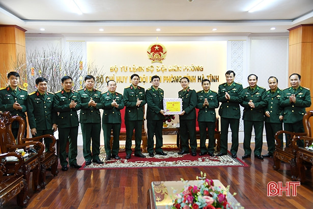 Lãnh đạo Quân khu 4 chúc Tết các cơ quan, đơn vị tại Hà Tĩnh