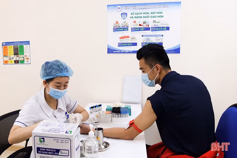 CLB Hồng Lĩnh Hà Tĩnh khám sức khỏe cho cầu thủ trước mùa giải mới